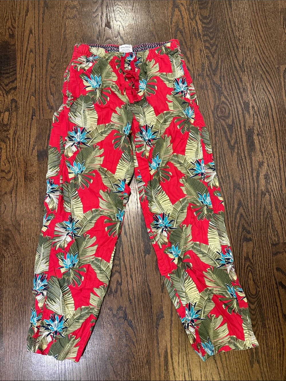 Woman’s medium Red Tropical Print Pull-On Pants medium